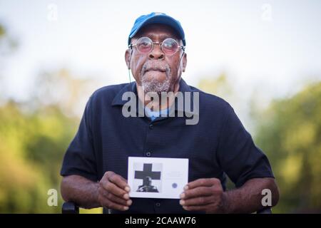 1. August 2020: Vietnam war Veteran Specialist 5th Class Clarence Eugene Sasser, Empfänger der höchsten Auszeichnung des US-Militärs für Tapferkeit die Ehrenmedaille und auch mit dem Purple Heart ausgezeichnet, diskutiert Ereignisse während seines Lebens in seinem Haus in Rosharon, Texas. Prentice C. James/CSM Stockfoto