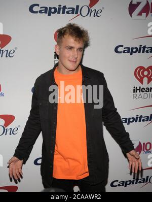 ***DATEI FOTO*** Jake Paul wurde vom FBI überfallen, mehrere Feuerwaffen wurden beschlagnahmt. NEW YORK, NY - 8. DEZEMBER: Jake Paul beim Z100's Jingle Ball 2017 im Madison Square Garden in New York City, Credit: John Palmer/MediaPunch Stockfoto
