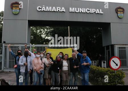 Porto Alegre, Brasilien. August 2020. Bild von Menschen, die den Antrag auf Untersuchung über die Ausgaben der Gelder für die Gesundheit für die Pandemie Comabete bestimmt gemacht und für Werbung ausgegeben, Ich akzeptiere den Antrag auf Untersuchung mit 31 Stimmen dafür und 4 Stimmen gegen, auf den Bürgermeister von Porto Alegre ( RS), Porto Alegre (05). Kredit: Miguel Noronha/FotoArena/Alamy Live Nachrichten Stockfoto