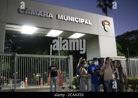 Porto Alegre, Brasilien. August 2020. Bild von Menschen, die den Antrag auf Untersuchung über die Ausgaben der Gelder für die Gesundheit für die Pandemie Comabete bestimmt gemacht und für Werbung ausgegeben, Ich akzeptiere den Antrag auf Untersuchung mit 31 Stimmen dafür und 4 Stimmen gegen, auf den Bürgermeister von Porto Alegre ( RS), Porto Alegre (05). Kredit: Miguel Noronha/FotoArena/Alamy Live Nachrichten Stockfoto