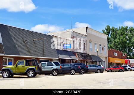 Mazon, Illinois, USA. Main Street in einer kleinen Stadt im Mittleren Westen der Vereinigten Staaten. Die Szene ist typisch für viele kleine Gemeinden in ganz Illinois. Stockfoto