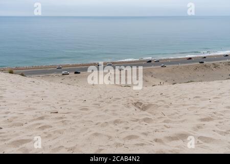 Landschaftlich reizvolle Sanddünen-aussicht in der Nähe von Point Mugu, Südkalifornien Stockfoto