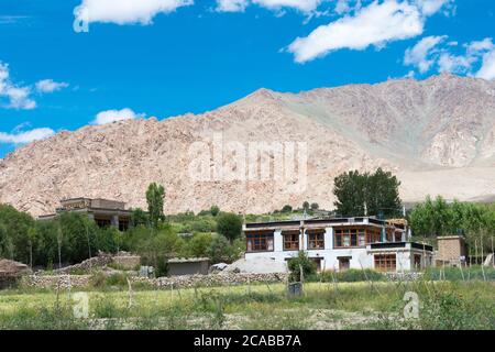 Ladakh, Indien - schöne Aussicht von Yangtang und Hemis Shukpachan in Sham Valley, Ladakh, Jammu und Kaschmir, Indien. Stockfoto