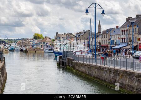 Das hübsche Fischerdorf Port-en-Bessin, Normandie, Frankreich Stockfoto