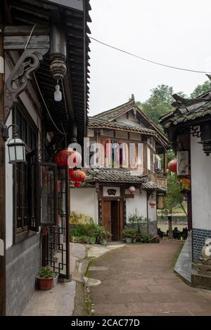 Eine kurvenreiche Straße in der antiken Stadt Pingle. Stockfoto