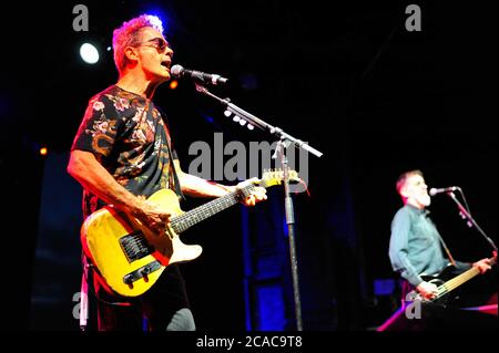 Winton Raceway, Victoria. März 2017. Im Bild: Mark Gable, Lead Vocals und Gitarre spielt live auf der Bühne mit der australischen Hard Rock Band The Choi Stockfoto