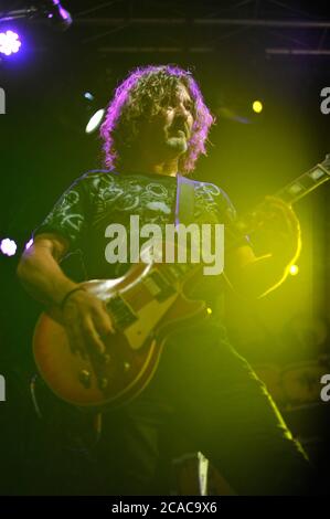 Winton Raceway, Victoria. März 2017. Im Bild: Brad Carr, Leadgitarrist bei der australischen Hard Rock Band The Choirboys, tritt live auf. Stockfoto