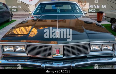 Doha, Katar: 4. März 2020: 1983 oldsmobile Oldtimer Stockfoto