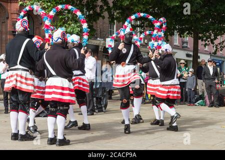 Die Britannia Coconut Dancers treten in York auf Stockfoto