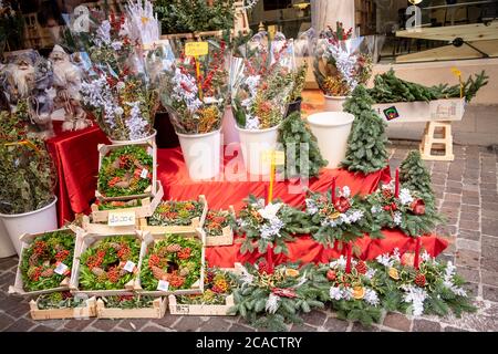 Weihnachtsmarkt, Bassano del Grappa, Italien, Dezember 2019 Stockfoto