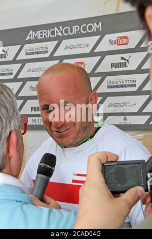 VENEDIG, ITALIEN - MAI 12: Prada Luna Rossa Team während der Venice 2012 - America's Cup World Series am 12. Mai 2012 in Venedig, Italien Stockfoto