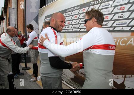 VENEDIG, ITALIEN - MAI 12: Prada Luna Rossa Team während der Venice 2012 - America's Cup World Series am 12. Mai 2012 in Venedig, Italien Stockfoto