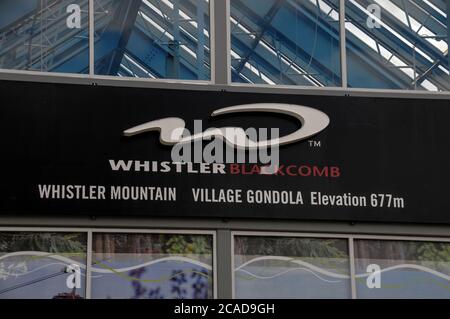 Whistler Mountain Logo Skilift Zentrum in Whistler Dorf, British Columbia, Kanada Stockfoto