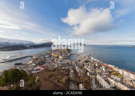 AALESUND, NORWEGEN - 2016. FEBRUAR 19. Blick über Aalesund Stadt Norwegen Stockfoto