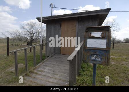 Armstrong Texas USA, 28. Februar 2006: The Tiny U.S. Post Office in Tiny Armstrong on U.S. 77 in Kenedy County. ©Bob Daemmrich Stockfoto