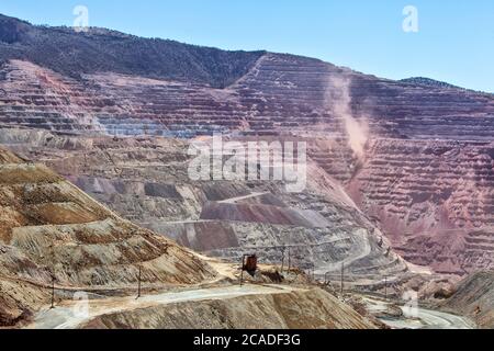 Mit Blick auf die Chino Kupfermine ist die größte Porphyr-Kupfermine in New Mexico. Stockfoto