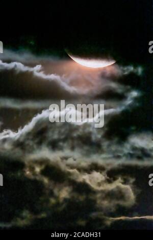 Der Vollmond im August wurde traditionell als Sturgeon-Mond bezeichnet, weil der riesige Stör der Großen Seen und der Lake Champlain am bereitesten augh waren Stockfoto