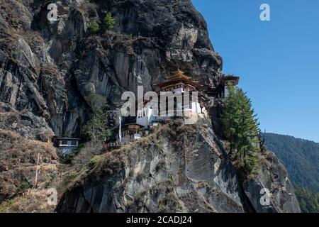 Bhutan, Paro. Taktshang Goemba oder Tiger’s Nest Kloster, einer der heiligsten religiösen Stätten Bhutans. Stockfoto