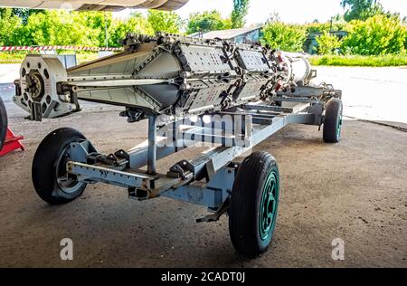 POLTAVA, UKRAINE - 19. OKTOBER 2019: Raketensystem der Lavaliere der Raketen. Überschall-Bomber-Raketenträger TU-160. Museumsstrateg Stockfoto