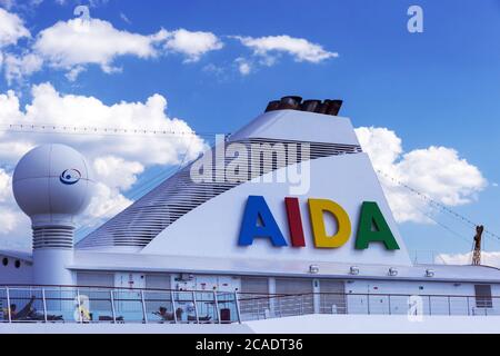 ODESSA, UKRAINE - JULI 22. Kreuzfahrtschiff Aida Aura kam in den Hafen von Odessa, Ukraine am 22. Juli 2013. Odessa ist der Kreuzfahrthafen der Ukraine. Stockfoto