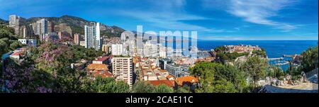 Panoramablick auf den Prinzenpalast in Monte Carlo an einem Sommertag, Monaco Stockfoto