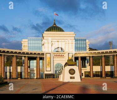 Juschno-Sachalinsk, Russland - 29. August 2019. Museum und Memorial Complex Sieg zu Ehren des Sieges im Zweiten Weltkrieg Stockfoto