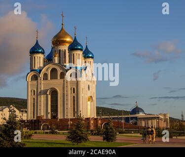 Juschno-Sachalinsk, Russland - 29. August 2019. Blick auf die Geburtskathedrale Stockfoto