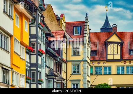 Oold Town Häuser in Deutschland, Europa. Blauer wolkig Himmel im Hintergrund Stockfoto