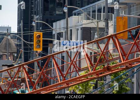 Toronto, Ontario/Kanada - August 06 2020: Crane Collapse in Dundas und River Street Stockfoto