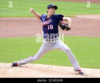 Pittsburgh, Usa. August 2020. Minnesota Twins Startpitcher Kenta Maeda (18) wirft gegen die Pittsburgh Pirates in der ersten Inning im PNC Park am Donnerstag, 6. August 2020 in Pittsburgh. Foto von Archie Carpenter/UPI Kredit: UPI/Alamy Live News Stockfoto