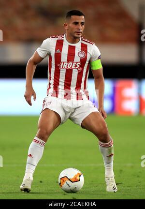 Omar Elabdellaoui von Olympiakos während des UEFA Europa League-Spiels 16 mit der zweiten Etappe im Molineux Stadium, Wolverhampton. Donnerstag, 6. August 2020. Siehe PA Geschichte Soccer Wolves. Bildnachweis sollte lauten: Mike Egerton/PA Wire. Stockfoto