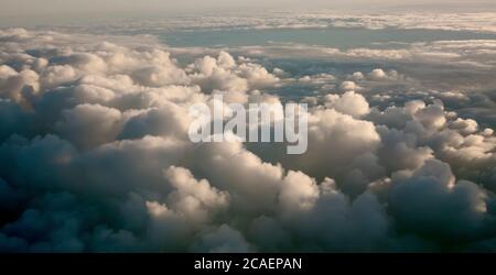 Wolken von oben Stockfoto