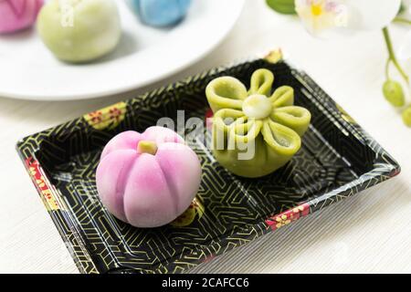 Traditionelle japanische Süßigkeiten Kuchen wagashi Stockfoto