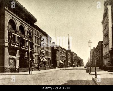 Fifth Avenue, nördlich von der 18th Street, mit Chickering Hall, South Church (Reformierte) und Union Club. New York City, um 1885 Stockfoto