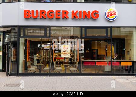 KÖLN, DEUTSCHLAND - 02. Aug 2020: Vorderansicht von Burger King in der Schildergasse in Köln Stockfoto