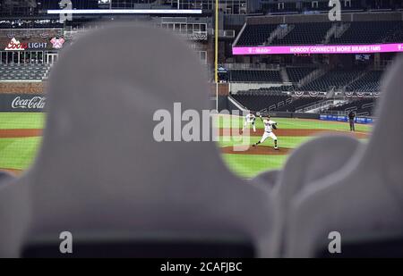 Atlanta, Georigia, USA. 06. August 2020: Atlanta Braves Pitcher Shane Greene liefert während des achten Innings eines MLB-Spiels gegen die Toronto Blue Jays im Truist Park in Atlanta, GA, einen Pitch aus. Austin McAfee/CSM Credit: CAL Sport Media/Alamy Live News Stockfoto