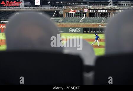 Atlanta, Georigia, USA. 06. August 2020: Toronto Blue Jays Pitcher Rafael Dolis liefert einen Pitch während des siebten Innings eines MLB-Spiels gegen die Atlanta Braves im Truist Park in Atlanta, GA. Austin McAfee/CSM Credit: CAL Sport Media/Alamy Live News Stockfoto