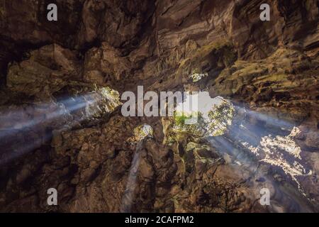 Huyen Khong Höhle mit Schreinen, Marmorberge, Vietnam Stockfoto