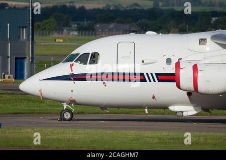 Glasgow, Schottland, Großbritannien. August 2020. Im Bild: Der britische Bundeskanzler Rishi Sunak ist in Glasgow, Schottland, gelandet. Sein Regierungspartei Luftverkehr (REG ZE701, BAE HS146 Flugzeugtyp) ist auf dem Asphalt am Flughafen Glasgow geparkt. Es wird erwartet, dass er mehrere Besuche bei Unternehmen in Renfrewshire macht und aus erster Hand die Auswirkungen der Sperre auf Unternehmen und Wirtschaft sieht. Quelle: Colin Fisher/Alamy Live News Stockfoto