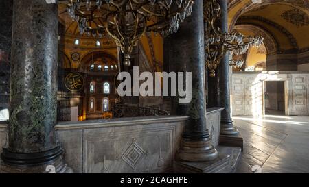 ISTANBUL, TÜRKEI - 21. SEPTEMBER 2019: Innenraum der Hagia Sophia in Istanbul, Kathedrale und Moschee, Museum. Stockfoto