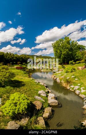 Der japanische Garten im Park von Anduze, der in der französischen Abteilung von Gard, Frankreich, Europa, Europa, Westeuropa liegt Stockfoto