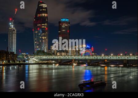 Blick Richtung Blackfriars Bridge, London Stockfoto