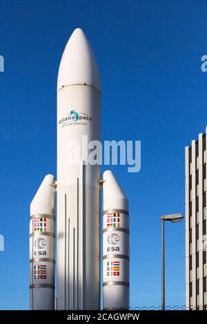 31.05.2020, Bremen, Bremen, Deutschland - ältere Ariane-Rakete als Ausstellung auf dem Gelände des Bremer Airbus-Werks. 00A200531D156CAROEX.JPG [MODELL RE Stockfoto