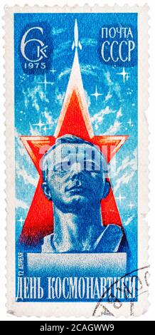 Die in der UdSSR gedruckte Briefmarke zeigt Juri A. Gagarin von L. Curbel, Tag der Kosmonauten Stockfoto