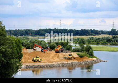 02.07.2020, Wesel, Nordrhein-Westfalen, Deutschland - Lippe, renaturiertes Auengebiet oberhalb der Mündung der Lippe in den Rhein. 00X200702D009CA Stockfoto