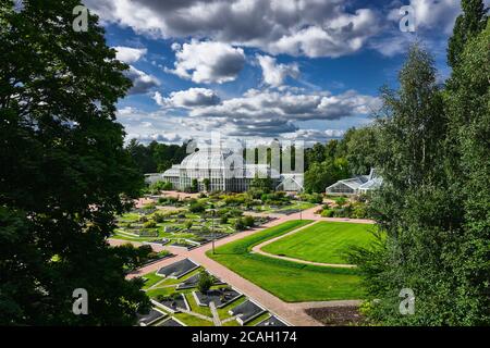 Helsinki, Finnland - 1. August 2020: Luftaufnahme des Botanischen Gartens Kaisaniemi. Stockfoto