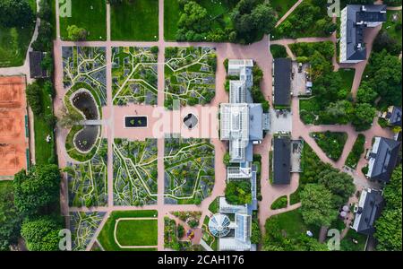 Helsinki, Finnland - 1. August 2020: Luftaufnahme des Botanischen Gartens Kaisaniemi. Stockfoto