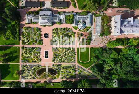 Helsinki, Finnland - 1. August 2020: Luftaufnahme des Botanischen Gartens Kaisaniemi. Stockfoto