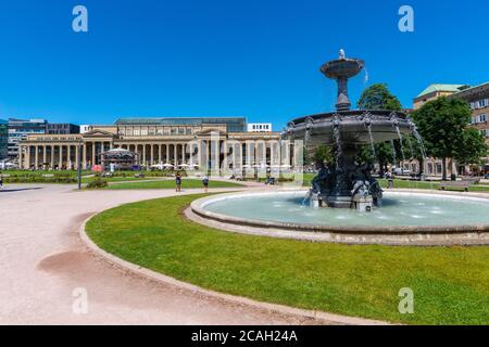 Schlossplatz oder Schlossplatz in der Innenstadt, Stuttgart, Bundesland Baden-Württemberg, Süddeutschland, Europa Stockfoto