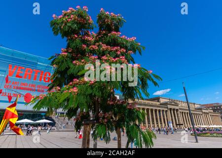 Schlossplatz oder Schlossplatz mit Kunstmuseum in der Innenstadt, Stuttgart, Bundesland Baden-Württemberg, Süddeutschland, Europa Stockfoto